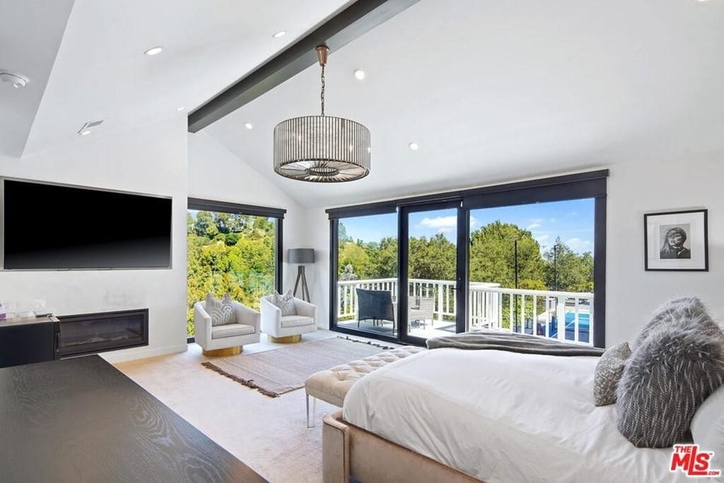 photos of the listing